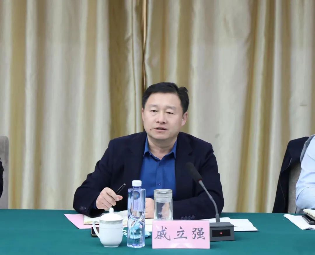 【圣德建筑】省住房城鄉(xiāng)建設(shè)廳外聯(lián)站主任、山東省建筑企業(yè)外出施工行業(yè)黨委副書記戚立強(qiáng)一行蒞臨圣德建筑調(diào)研